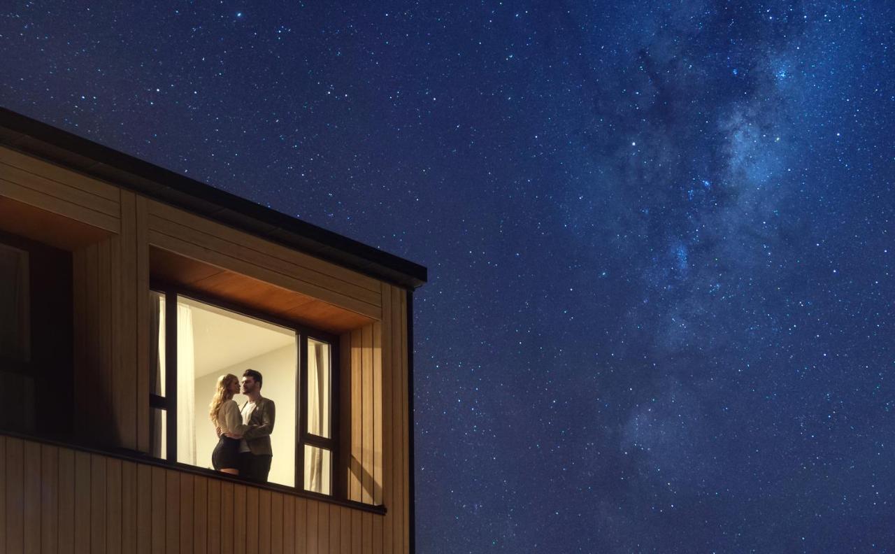 Galaxy Boutique Hotel เลคเทคาโป ภายนอก รูปภาพ The Milky Way over the Southern Alps