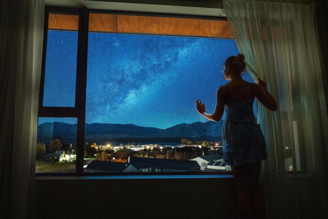 Galaxy Boutique Hotel เลคเทคาโป ภายนอก รูปภาพ Milky Way over the city of La Serena, Chile